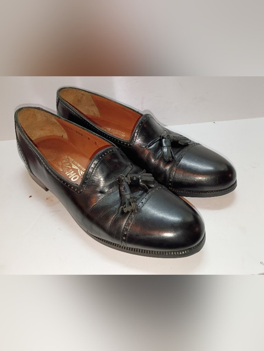 Salvatore Ferragamo Black Leather Tassel Loafer CapToe DressShoes Men 9D Toscana